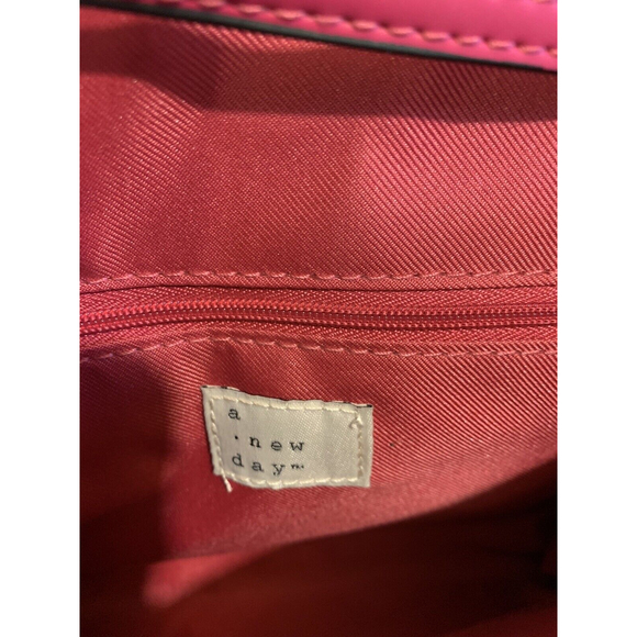 A New Day Pink Flap Closure Clutch W/detachable Crossbody Strap Purse NWT - Picture 4 of 11